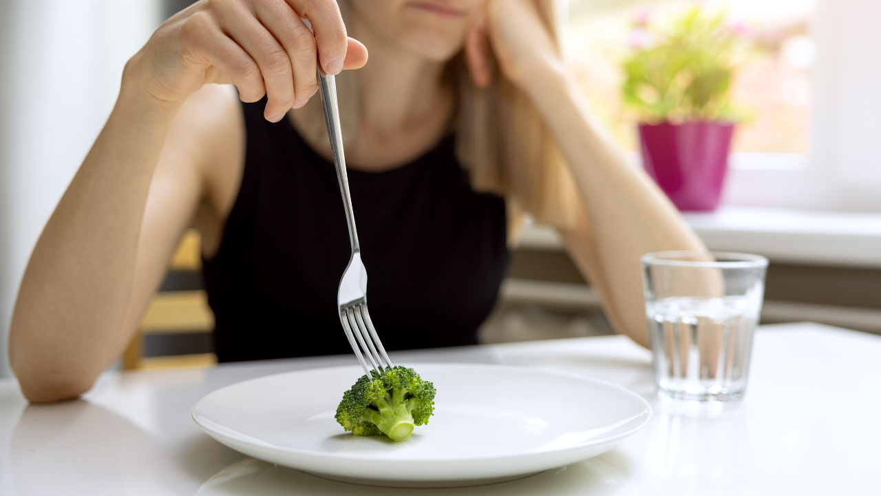 12 Root Causes of Low Stomach Acid (And How to Fix It)